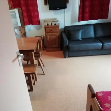 假日公园 Vvf Les 3 Vallees 美贝尔
